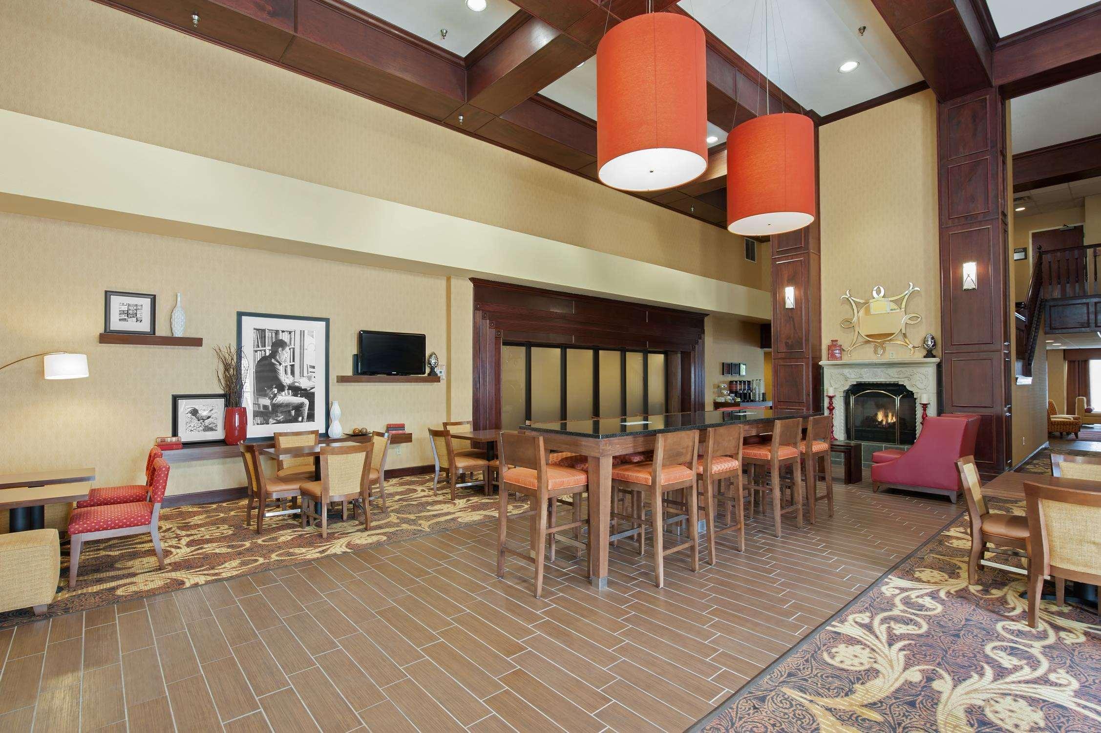 Hampton Inn & Suites Cleveland-Southeast-Стрітсборо Екстер'єр фото