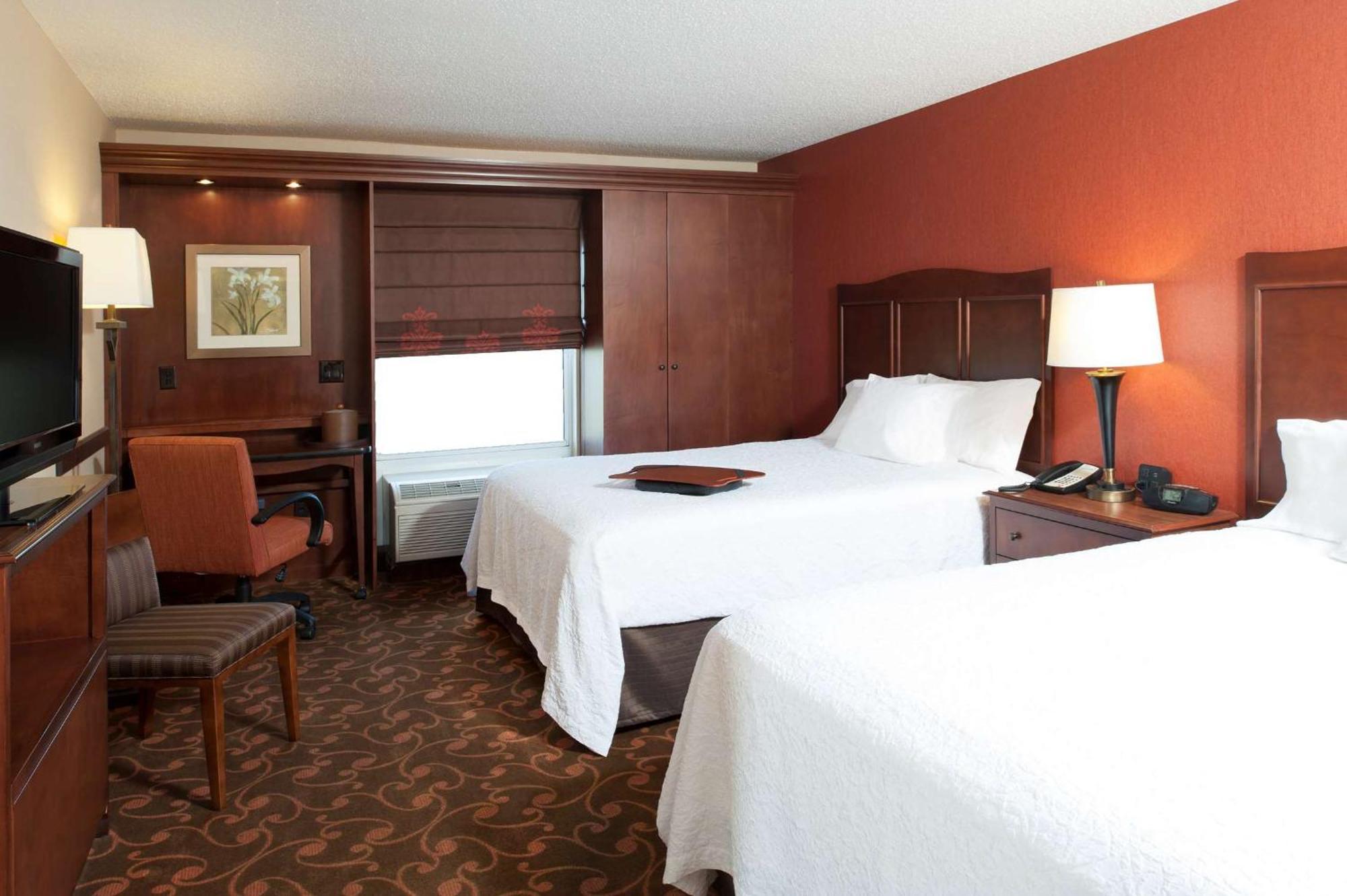 Hampton Inn & Suites Cleveland-Southeast-Стрітсборо Екстер'єр фото