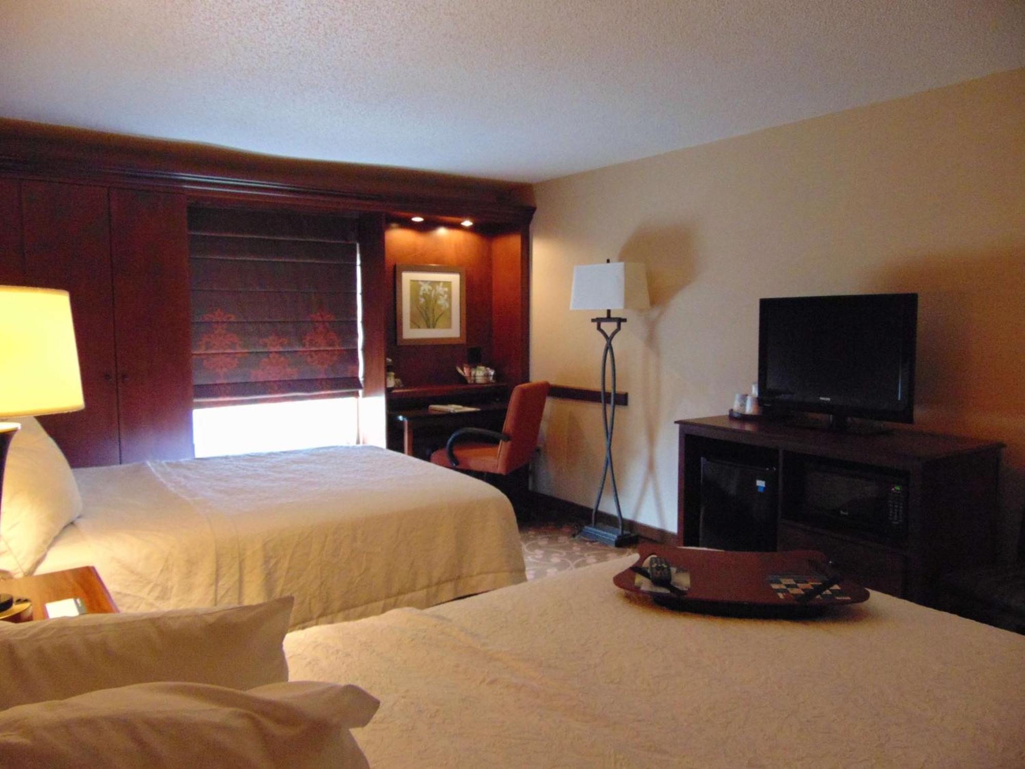 Hampton Inn & Suites Cleveland-Southeast-Стрітсборо Екстер'єр фото