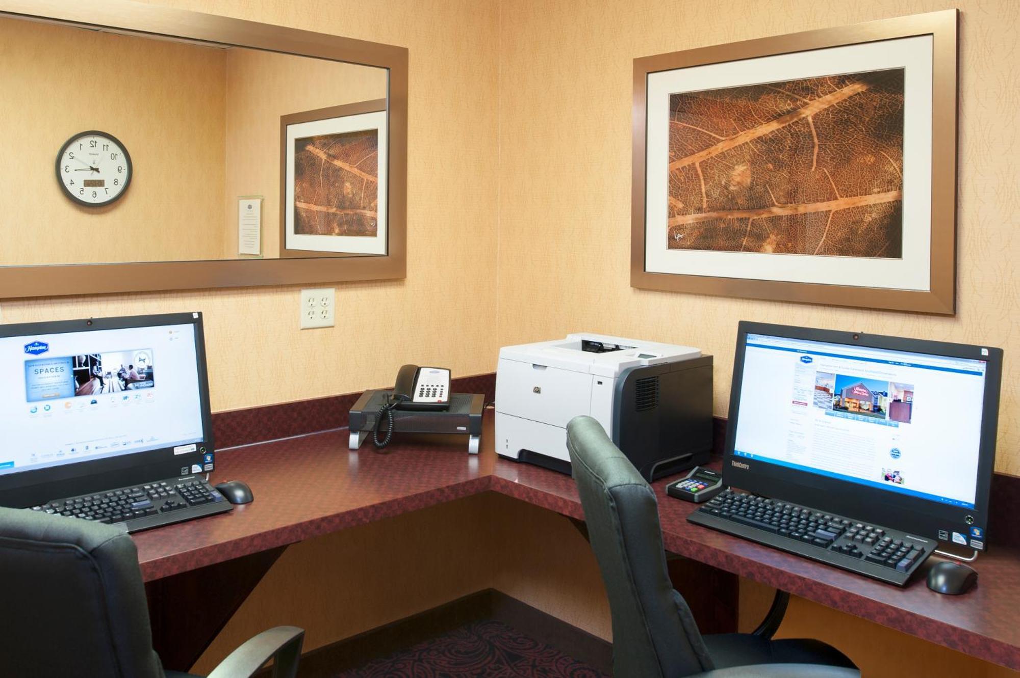 Hampton Inn & Suites Cleveland-Southeast-Стрітсборо Екстер'єр фото