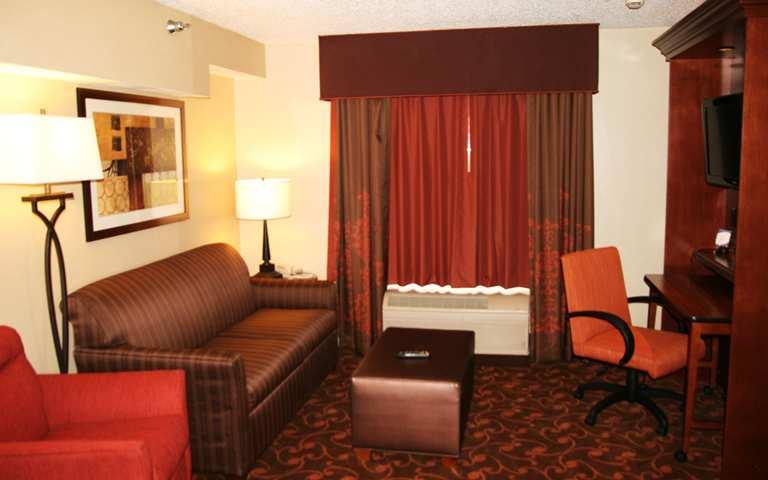 Hampton Inn & Suites Cleveland-Southeast-Стрітсборо Номер фото