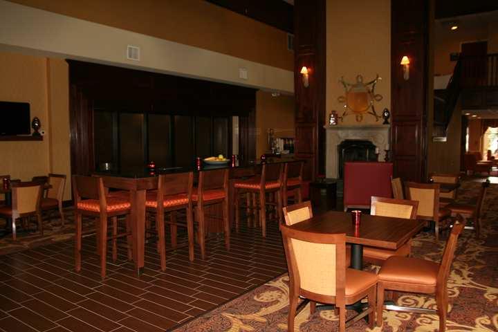 Hampton Inn & Suites Cleveland-Southeast-Стрітсборо Екстер'єр фото