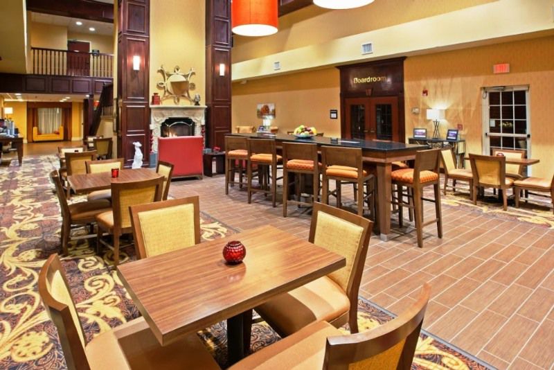 Hampton Inn & Suites Cleveland-Southeast-Стрітсборо Екстер'єр фото