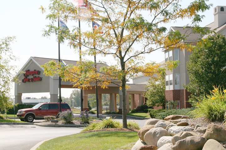 Hampton Inn & Suites Cleveland-Southeast-Стрітсборо Екстер'єр фото